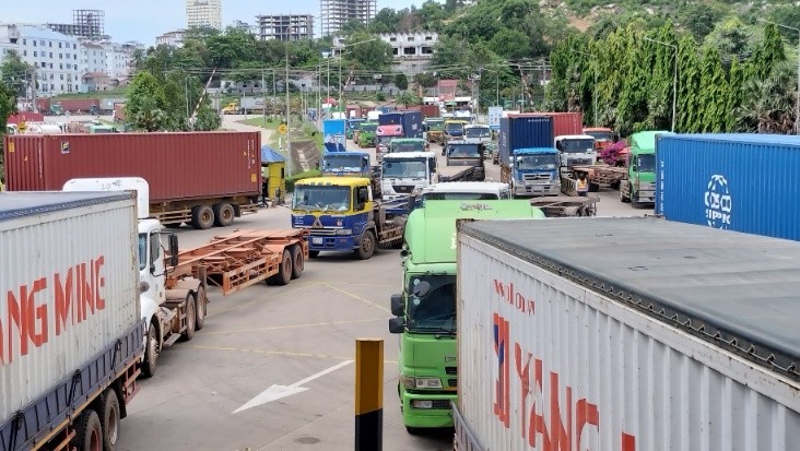 Congestion in front of the gate