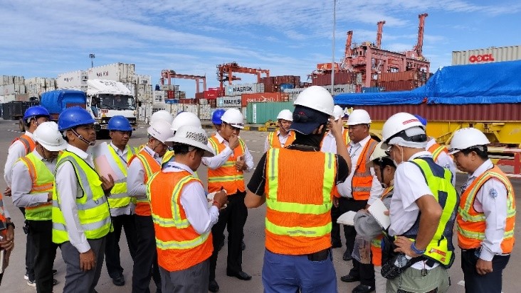 Joint survey on yard operations with the Container Terminal Department